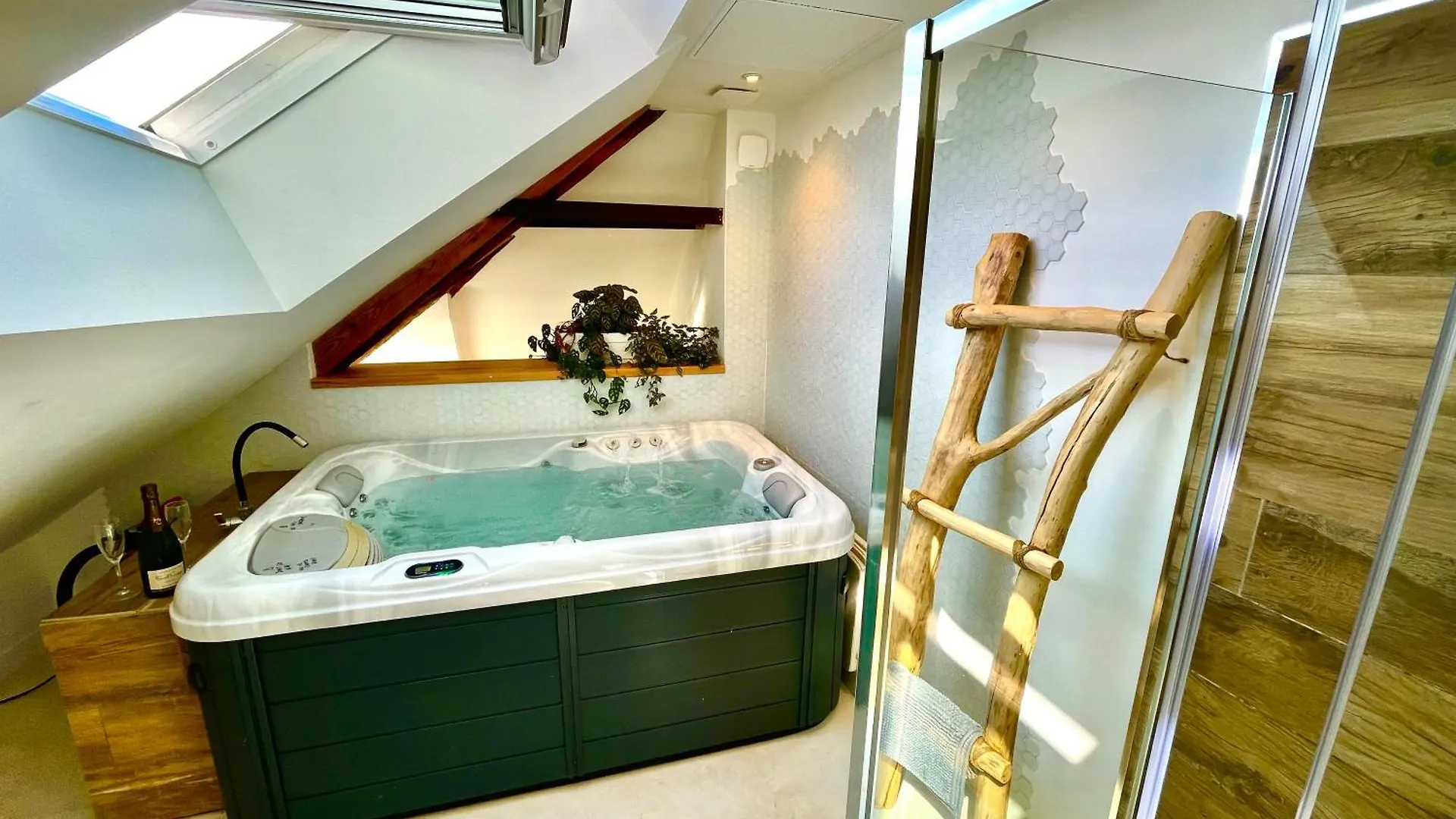 Appartamento Nid Douillet Sous Les Toits Avec Jacuzzi Bagnères-de-Bigorre