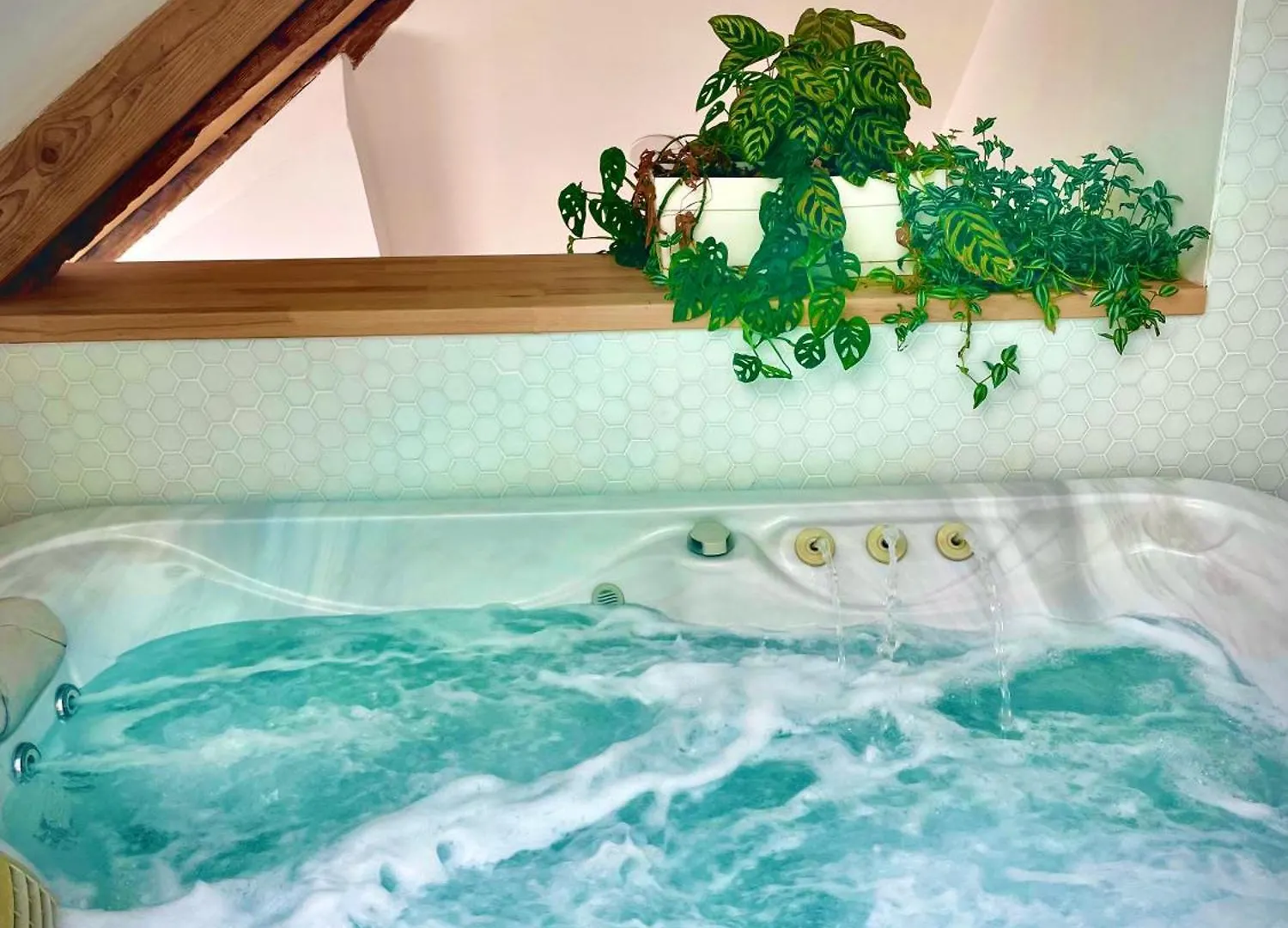 Appartamento Nid Douillet Sous Les Toits Avec Jacuzzi Bagnères-de-Bigorre