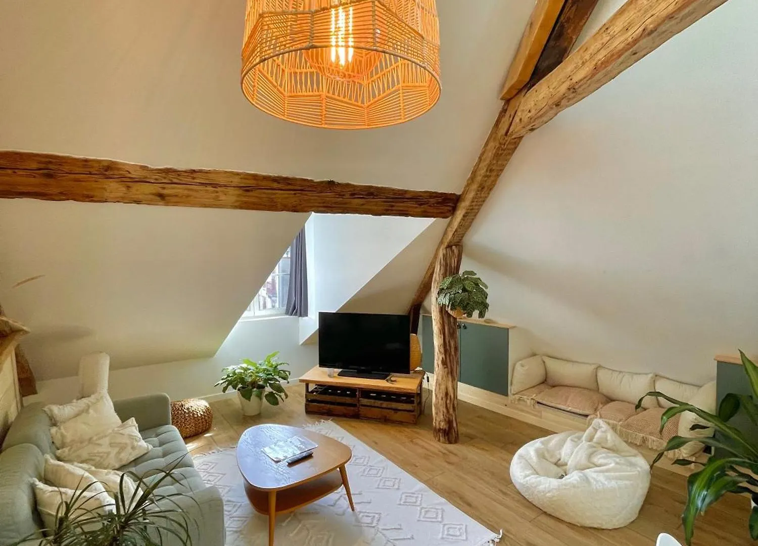 Appartamento Nid Douillet Sous Les Toits Avec Jacuzzi Bagnères-de-Bigorre Francia