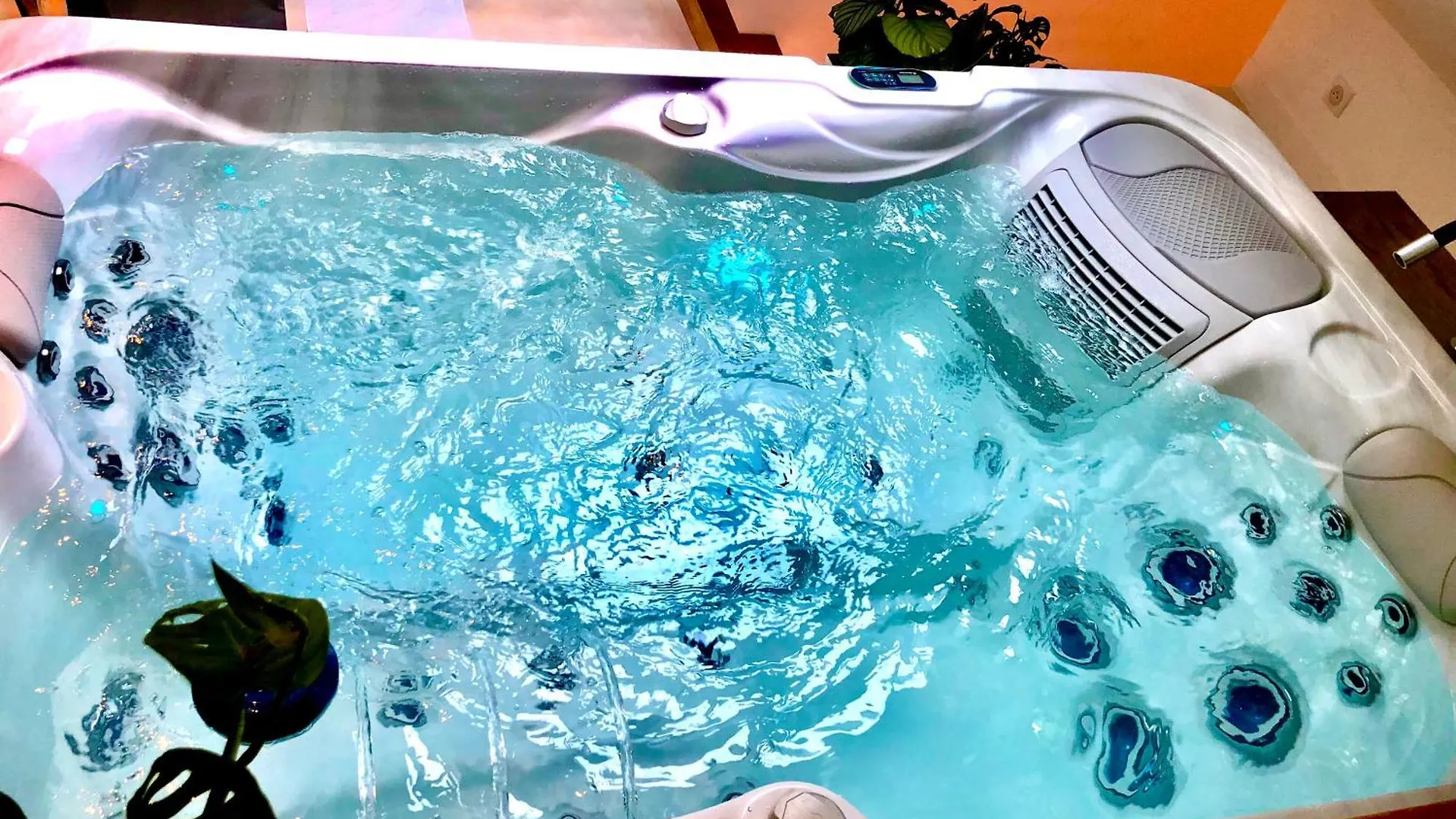 Appartamento Nid Douillet Sous Les Toits Avec Jacuzzi Bagnères-de-Bigorre
